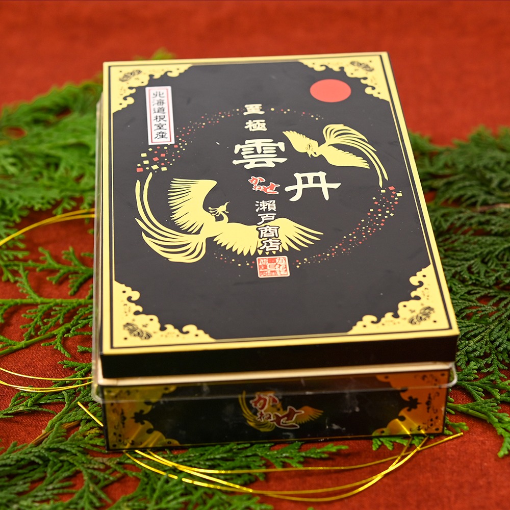 熨斗をかけた生うにの贈答用化粧箱